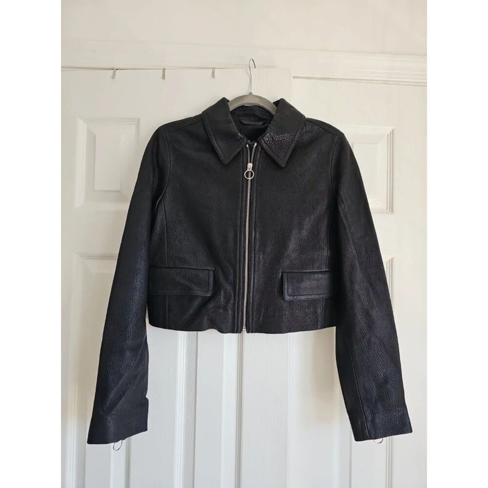 Madewell Shrunken Zip-Front Jacket in Leather in True Black